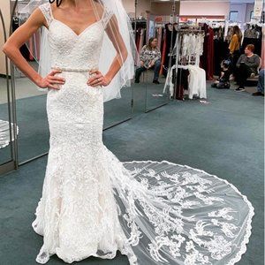 Oleg Cassini Wedding Dress - Size 2
